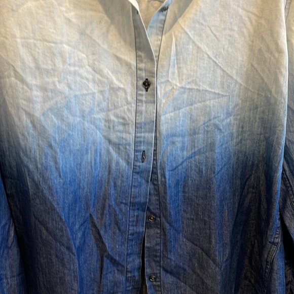 DKNY Ombre Denim Button-Up Shirt | Size M | Blue Gradient Long Sleeve - Picture 2 of 5
